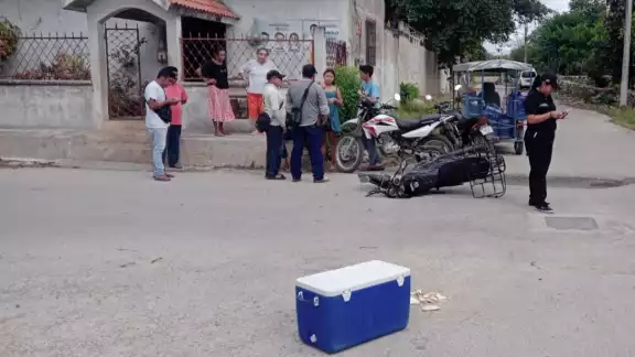 Las tortillas quedaron regadas en la carretera Las tortillas quedaron regadas en la carretera