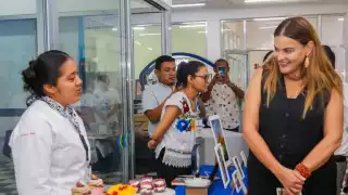 La alcaldesa Cecilia Patrón afirmó que apoyar el desarrollo de los meridanos es prioridad.