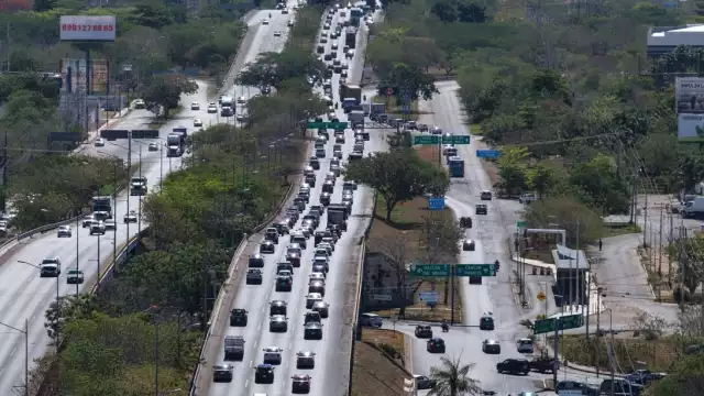 Hasta 8 mil vehículos se aglomeran en un sólo tramo en horas pico