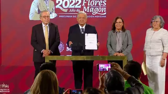 AMLO informó que este martes enviará al Congreso su iniciativa para eliminar el Horario de Verano