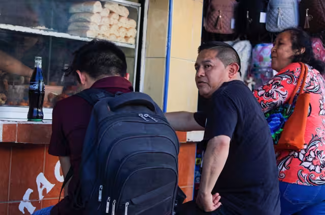 El aumento al IEPS afectará a tienditas de la esquina y puestos callejeros con ganancias al día