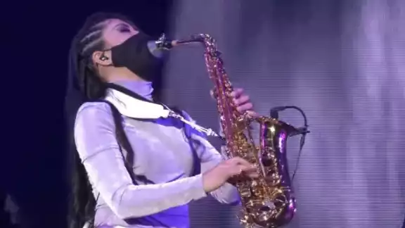 El arte y la música son la mejor herramienta para trascender toda negatividad, dijo Roco ante la presentación de Elena Ríos El arte y la música son la mejor herramienta para trascender toda negatividad, dijo Roco ante la presentación de Elena Ríos