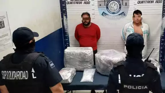 Detienen a dos hombres por estar relacionados con posiple narcomenudeo Detienen a dos hombres por estar relacionados con posiple narcomenudeo