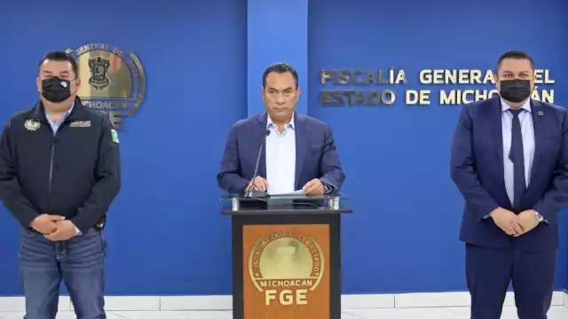 El fiscal Adrián López dio información sobre la masacre en San José de Gracia. Foto: FGE Michoacán