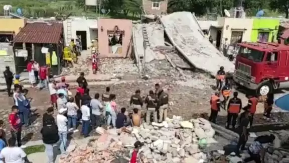 Confirman dos muertos y 10 heridos tras explosión de tanque de gas en Guanajuato Confirman dos muertos y 10 heridos tras explosión de tanque de gas en Guanajuato