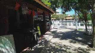 La falta de luz generó que algunos negocios no abrieran debido a que para ofrecer servicio requerían de electricidad