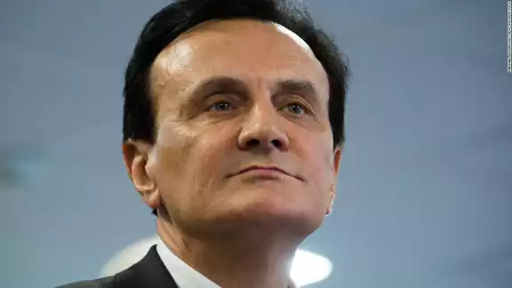 Pascal Soriot tiene 62 años de edad y ha aprovechado las ganancias que ha dejado la vacuna contra el COVID-19 Pascal Soriot tiene 62 años de edad y ha aprovechado las ganancias que ha dejado la vacuna contra el COVID-19