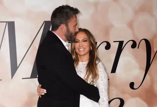 Jlo y Ben Affleck se comprometieron hace algunos días con un gran anillo, ahora estarían firmando sus acuerdos prematrimoniales