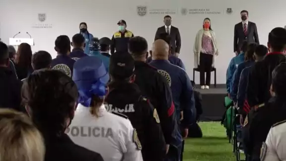 La mandataria capitalina se pronunció orgullosa de que las y los policías han ayudado a la disminución de delitos de alto impacto en casi el 50%. La mandataria capitalina se pronunció orgullosa de que las y los policías han ayudado a la disminución de delitos de alto impacto en casi el 50%.