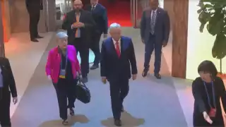 AMLO arriba al Centro de Convenciones en San Francisco