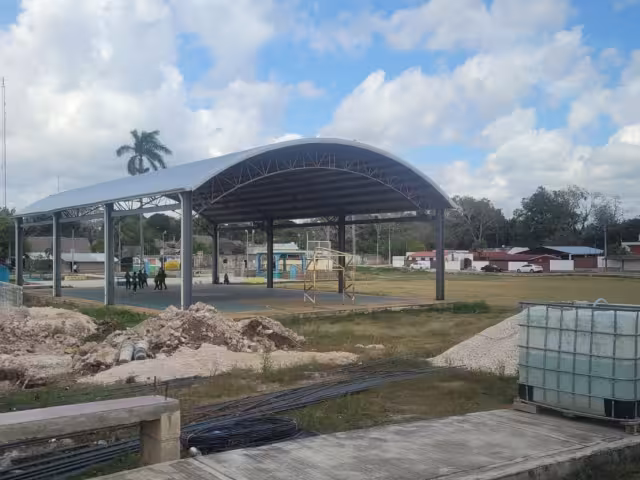 Vecinos desconocen las causas de la avería, así como la fecha en que se restablezca el abastecimiento de energía, lo que genera mayor inconformidad.