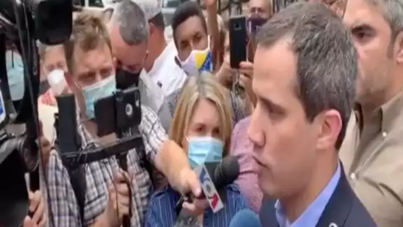 La presencia de vecinos y ciudadanos que acudieron a su residencia repelió la intimidación y el intento de secuestro del líder opositor