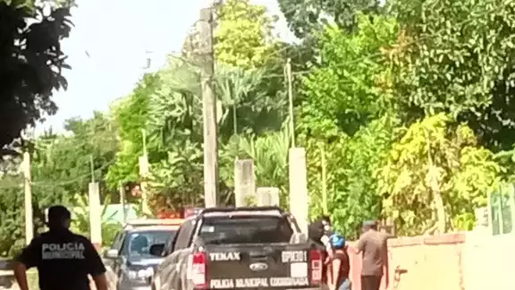 Al lugar arribaron elementos de la policía estatal, así como el Servicio Médico Forense