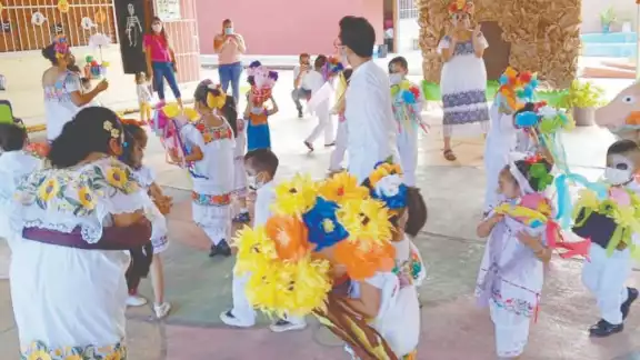 El jardín de niños de Kantunilkín celebró el Día de Muertos con diversas actividades