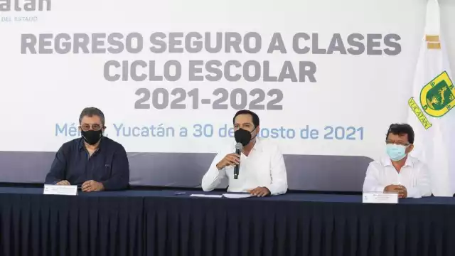El mandatario participó en un enlace a nivel nacional ante el regreso a clases