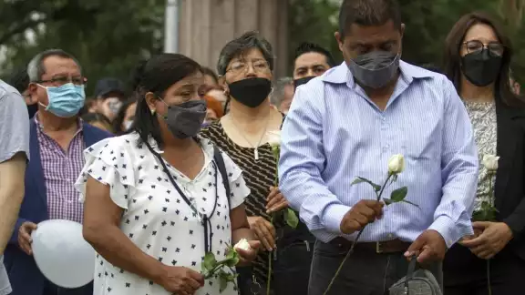 Los padres de Debanhi Escobar han recurrido a todas las instancias de gobierno para esclarecer las causas de muerte de su hija Los padres de Debanhi Escobar han recurrido a todas las instancias de gobierno para esclarecer las causas de muerte de su hija