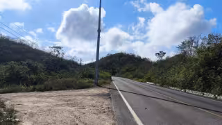 Asaltan a ciudadano en José María Morelos; policía asegura motos y detiene a sospechoso