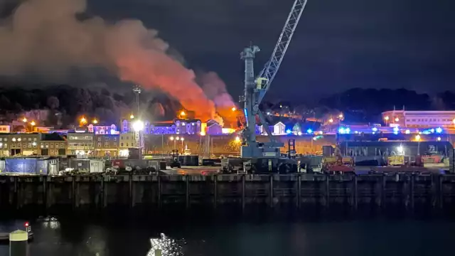 Hasta el momento se reportaron tres muertos y varios desaparecidos por una explosión y posterior incendio registrado en un edificio en la isla de Jersey