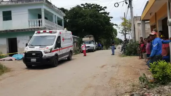 El cuerpo fue trasladado al anfiteatro para la necropsia de ley y posteriormente entregaron el cadáver a los familiares