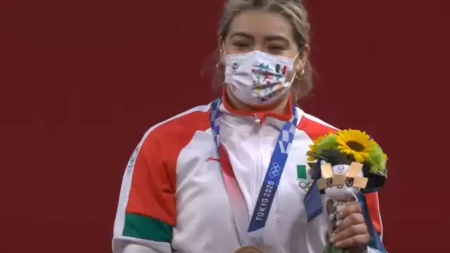 La mexicana logró posicionarse en tercer lugar de Halterofilia de 76 kilos