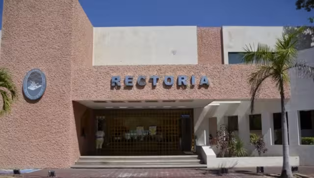 Extrabajadores afirman que ingresos propios la Universidad Autónoma del Carmen nunca podrá cumplir con la deuda