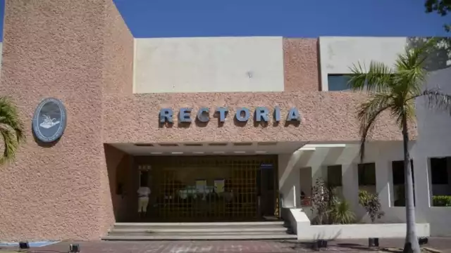 Extrabajadores afirman que ingresos propios la Universidad Autónoma del Carmen nunca podrá cumplir con la deuda