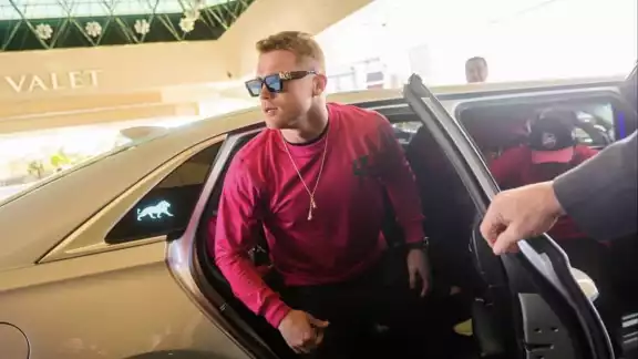 El vehículo en el que llegó Saúl 'El Canelo' Álvarez al Estadio Jalisco está valuado en varios millones de pesos