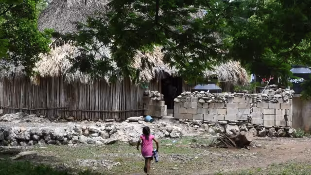 Pobladores de Santa Amalia creen que las pésimas condiciones del acceso impide la llegada de maestros a la comunidad