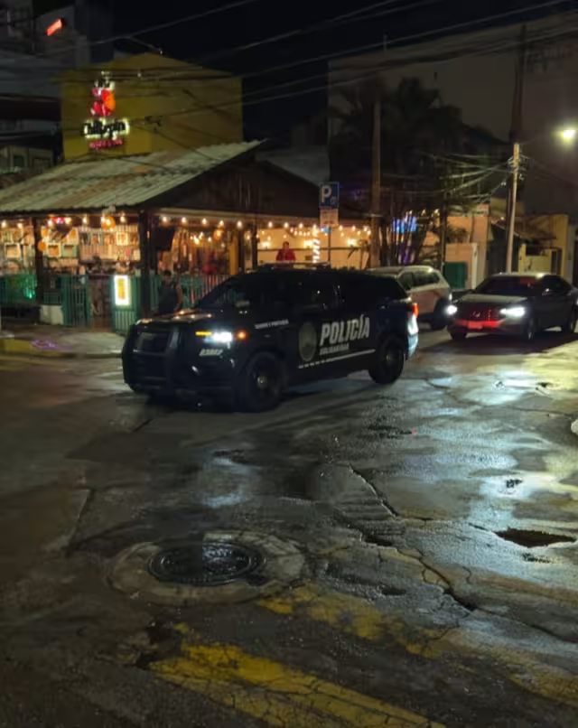 Durante varias horas, la zona permaneció acordonada, mientras peritos y agentes ministeriales realizaban las inspecciones