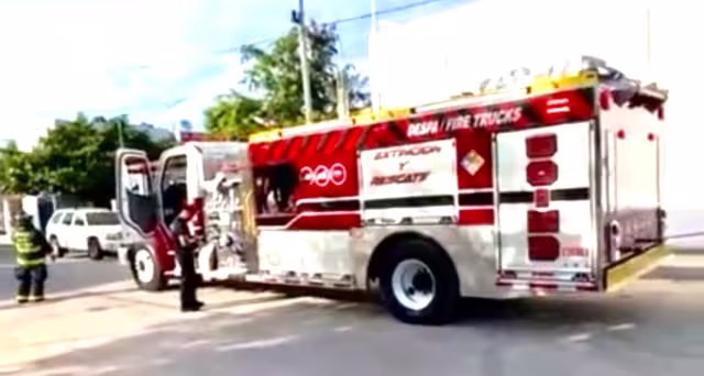 Elementos del Heroico Cuerpo de Bomberos y Protección Civil atendieron el llamado.