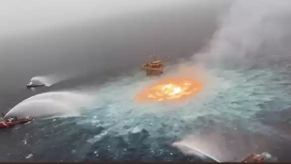 El Gobierno federal revela la causa del incendio cerca de la plataforma de Campeche