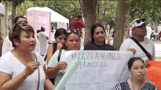 Vecinos de Playa del Carmen exigen solución a apagones y entregan pliego petitorio