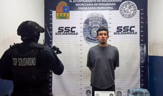 El detenido contaba con 37 dosis de posibles narcóticos en sus pertenencias