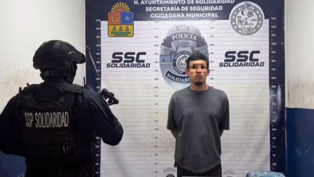 El detenido contaba con 37 dosis de posibles narcóticos en sus pertenencias