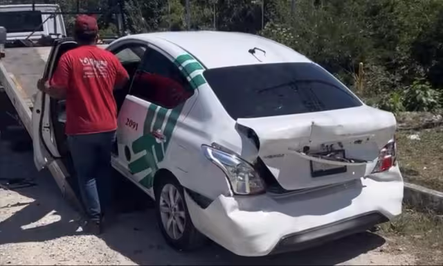 Presuntamente el conductor del camión circulaba a exceso de velocidad, provocando el choque