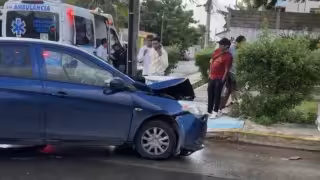 Dos automovilistas terminan lesionados tras fuerte encontronazo en Playa del Carmen