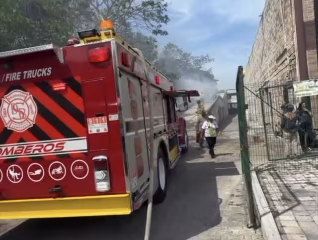 Elementos del Heroico Cuerpo de Bomberos respondieron al llamado de emergencia.