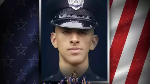 El gobernador de Los Ángeles aseguró que se reuniría con la familia del oficial caído. Foto: Twitter @@LAPDHQ