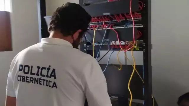 La mina de criptomonedas se descrubrió tras darle mantenimiento a los equipos de un taller de informática. Foto: Twitter