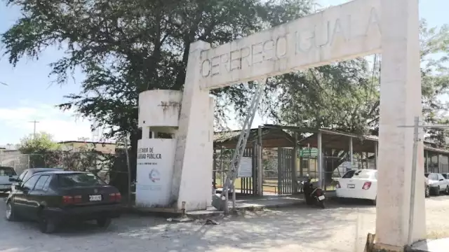 La GN y la Policía estatal tuvieron que intervenir en el enfrentamiento. Foto: Especial