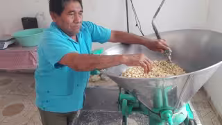 Los molineros del municipio indican que la escasez del maíz, continúan laborando