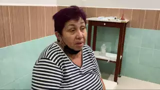 La mujer relató que su esposo tuvo variación en los niveles de glucosa, por lo que pensando lo mejor para él, lo internó en la Clínica Independencia en Chetumal, pero terminó sin atención