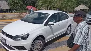 Los manifestantes comenzaron a abrir el paso de manera temporal, mediante el pago de 100 pesos