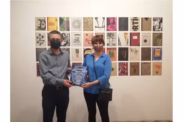 El número especial podrá verse en la galería del portal de la Feria (www.filey.org), señalaron Enrique Martín y Samia Farah