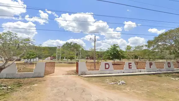 Cuando el quejoso terminó sus rutinas vio que la reja estaba cerrada con cadenas y dos candados Cuando el quejoso terminó sus rutinas vio que la reja estaba cerrada con cadenas y dos candados