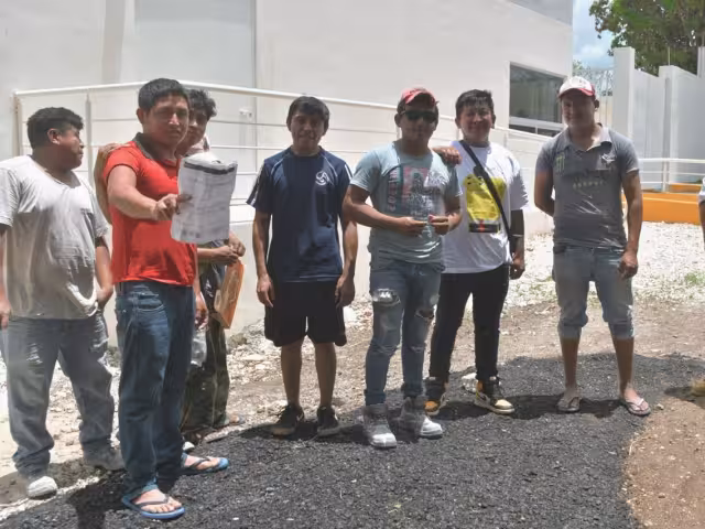 Obreros denuncian que empresa del C-5 en Campeche los dejó sin pago