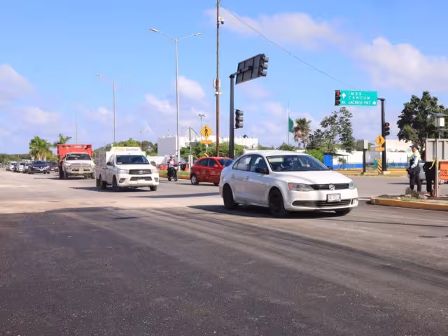 El Mazda rojo sufrió graves daños dado como pérdida total