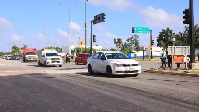 El Mazda rojo sufrió graves daños dado como pérdida total