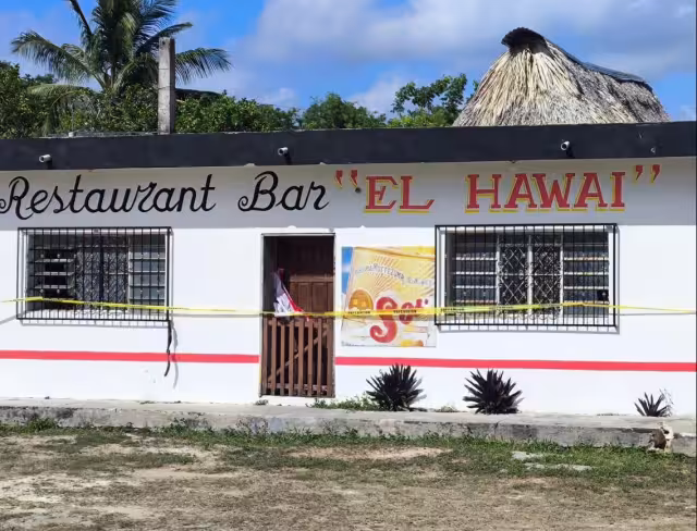 El operativo realizado en "El Hawai" dejó como saldo tres personas detenidas.