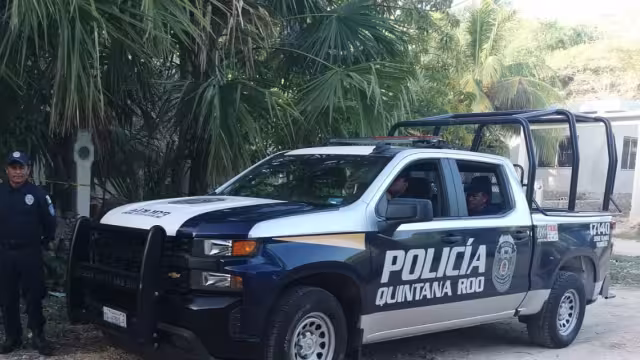 El joven partió en una motocicleta amarilla, pero se desconoce si era acompañado por alguien o iba solo